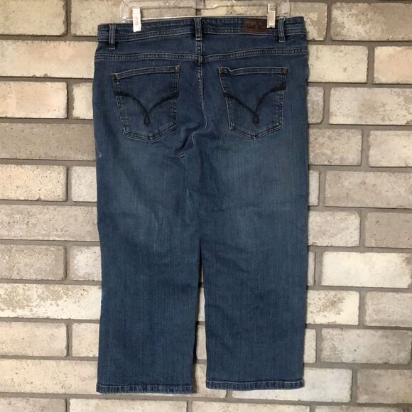 3for$20 jeans size 14 about 3 quarter length - Picture 2 of 5